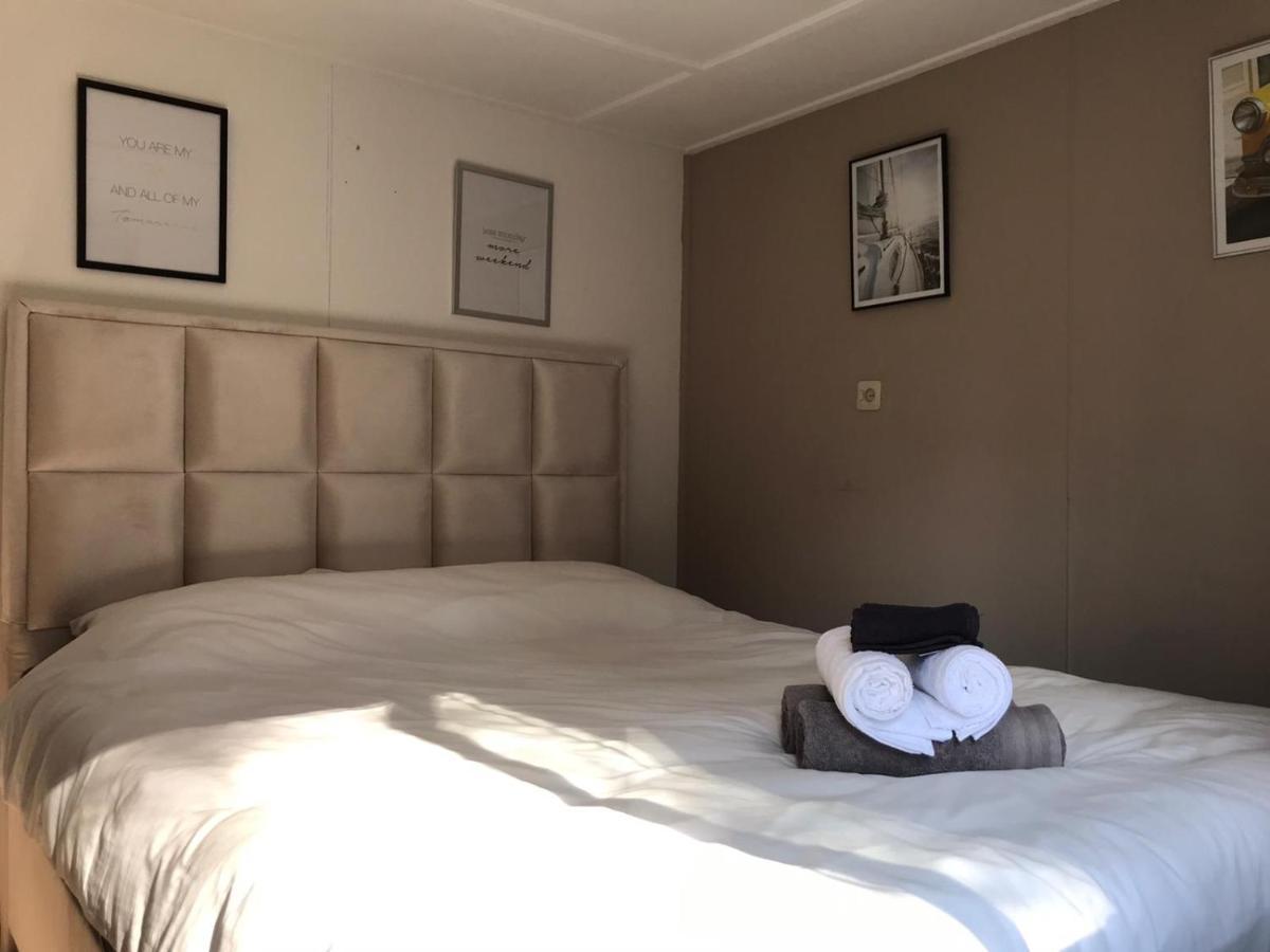 福尔特赫伊曾Omheind Chalet Met Prive Hottub. Op De Veluwe别墅 外观 照片